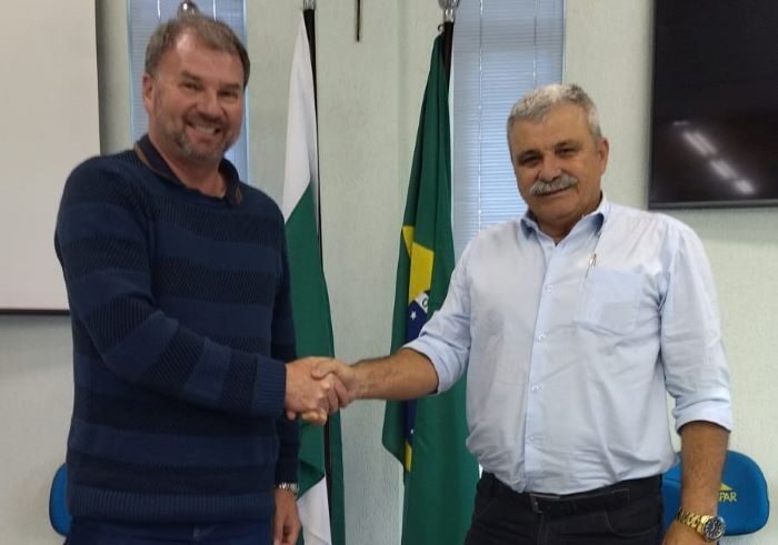 Comando da AMCESPAR e do CONDER passam para o Prefeito de Rebouças Luiz E. Zak