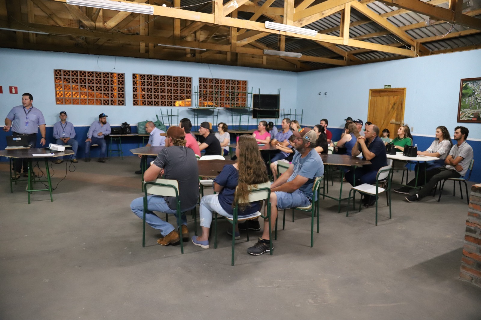 Secretaria de Agricultura e Castrolanda promovem encontro técnico para produtores da bacia leiteira